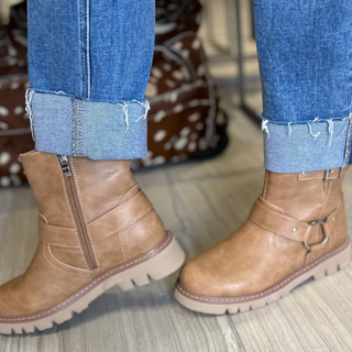 Pick of the Patch tan boots with buckle by corky