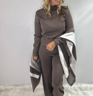 Women's 3-piece knit set with color block shawl cape, solid turtleneck sweater and wide-leg elastic pants