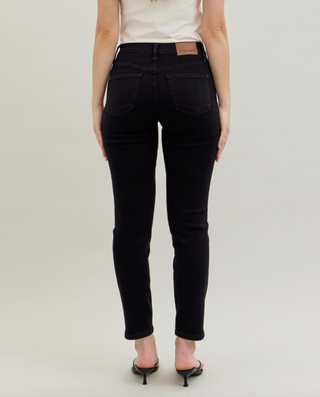 Mid rise black slim fit denim jeans by Judy Blue with soft stretch and classic silhouette