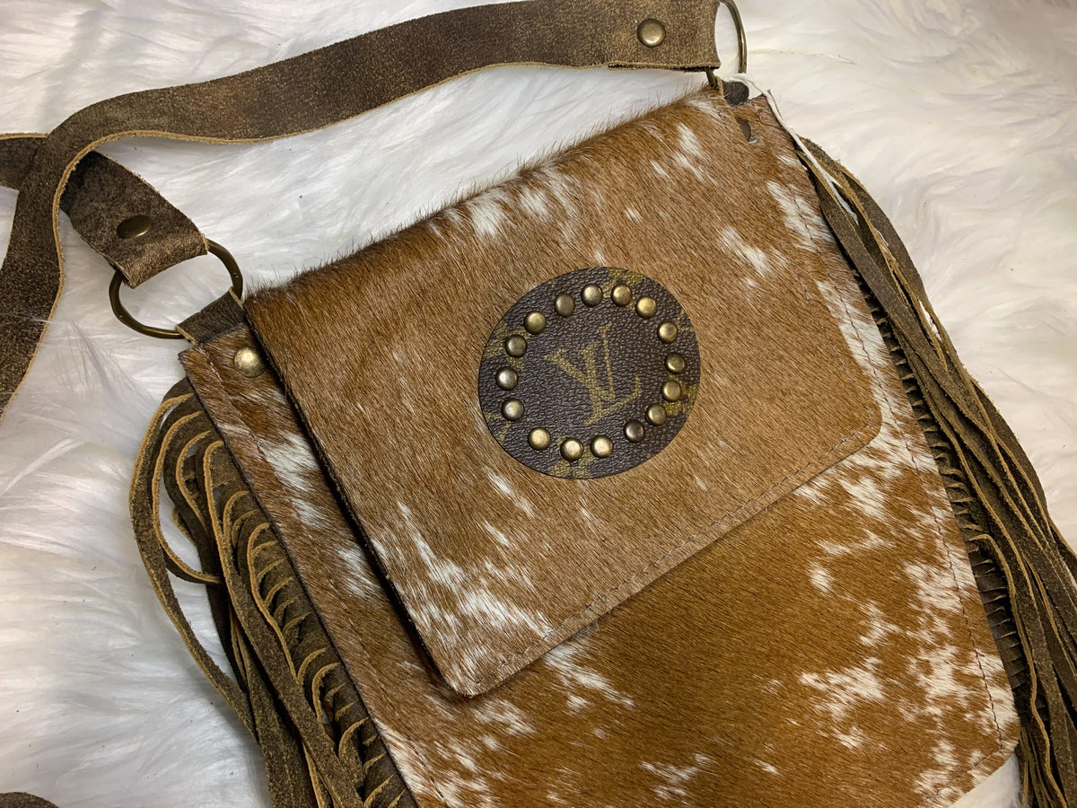 Tonya Cowhide Leather Crossbody with Fringe – White Lily Boutique