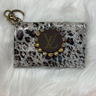 Keep It Gypsy Silver Distressed Cheetah Leather Cowhide Key Ring Card Holder - White Lily Boutique