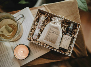 Christmas Spa Gift Set – Pillow Mist & Rose Bath Soak