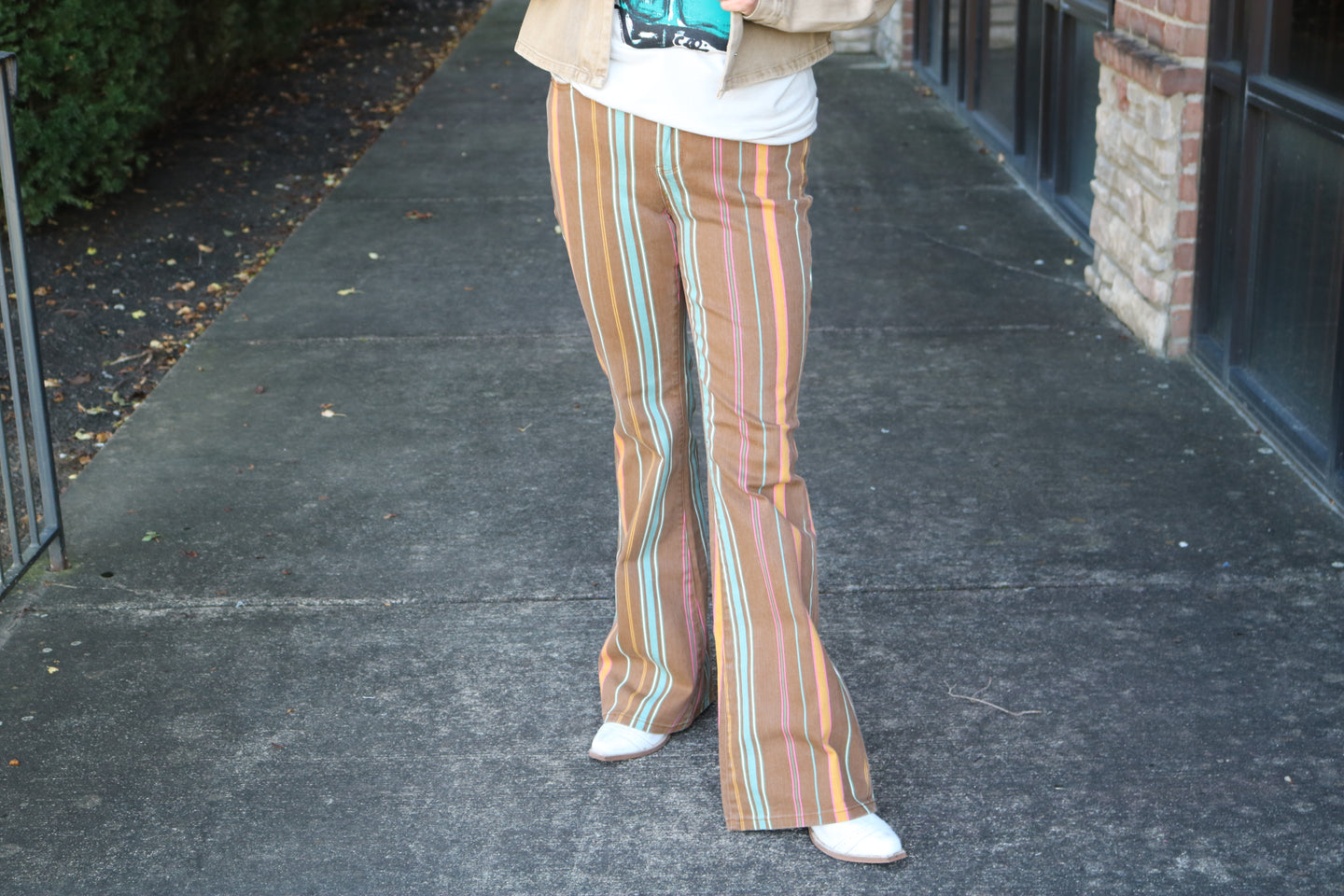 Brown flares anyone??  Brown flares, Flared pants outfit, Striped