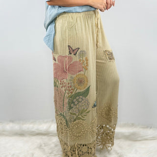 A Rare Bird Love Eloise Butterfly Appliqué pants