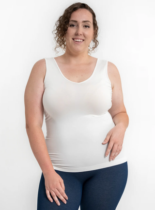 Elietian Extended Size V-Neck Scoop Neck Camisole white