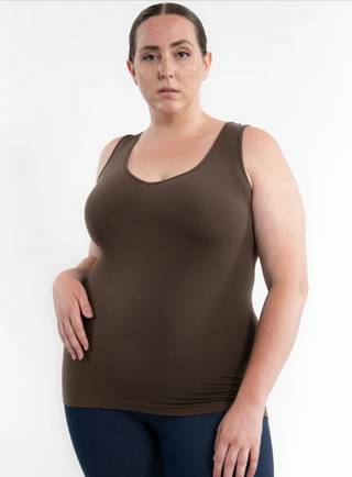 Elietian Extended Size V-Neck Scoop Neck Camisole Brown