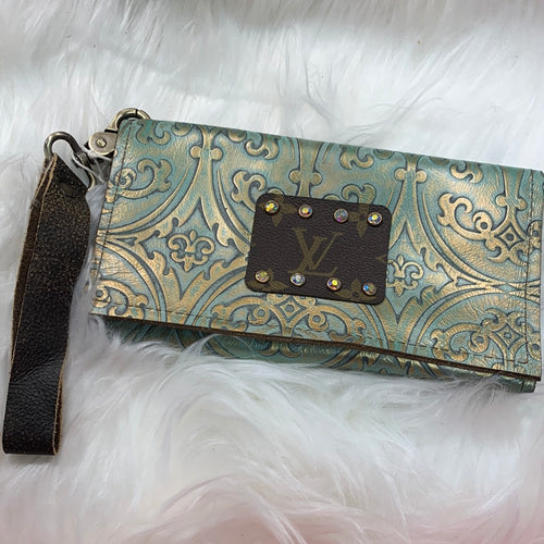 Keep It Gypsy Trifold Silver Distressed Leopard Cowhide Wallet Wristlet